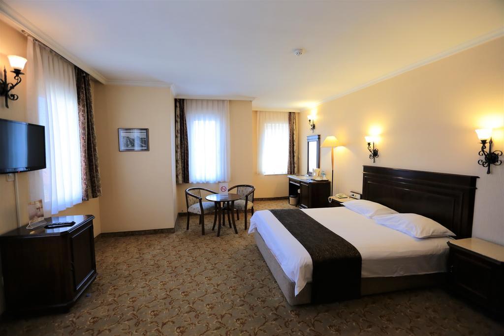 בורסה Montania Town Hotel Mudanya מראה חיצוני תמונה